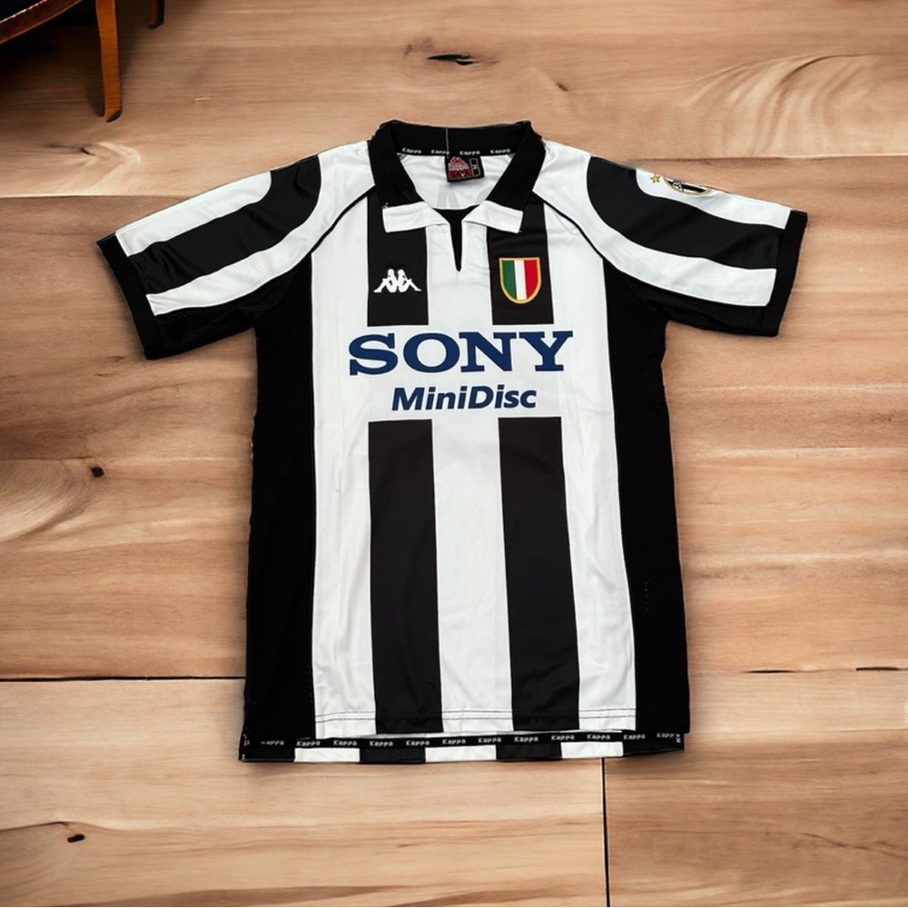 Vintage Zidane Juventus Jersey, never worn. 97, 98.